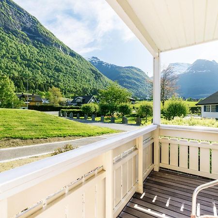 Hotel Loenfjord Loen Buitenkant foto