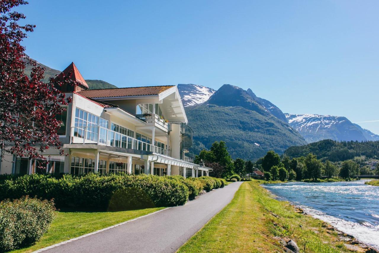 Hotel Loenfjord Loen Buitenkant foto