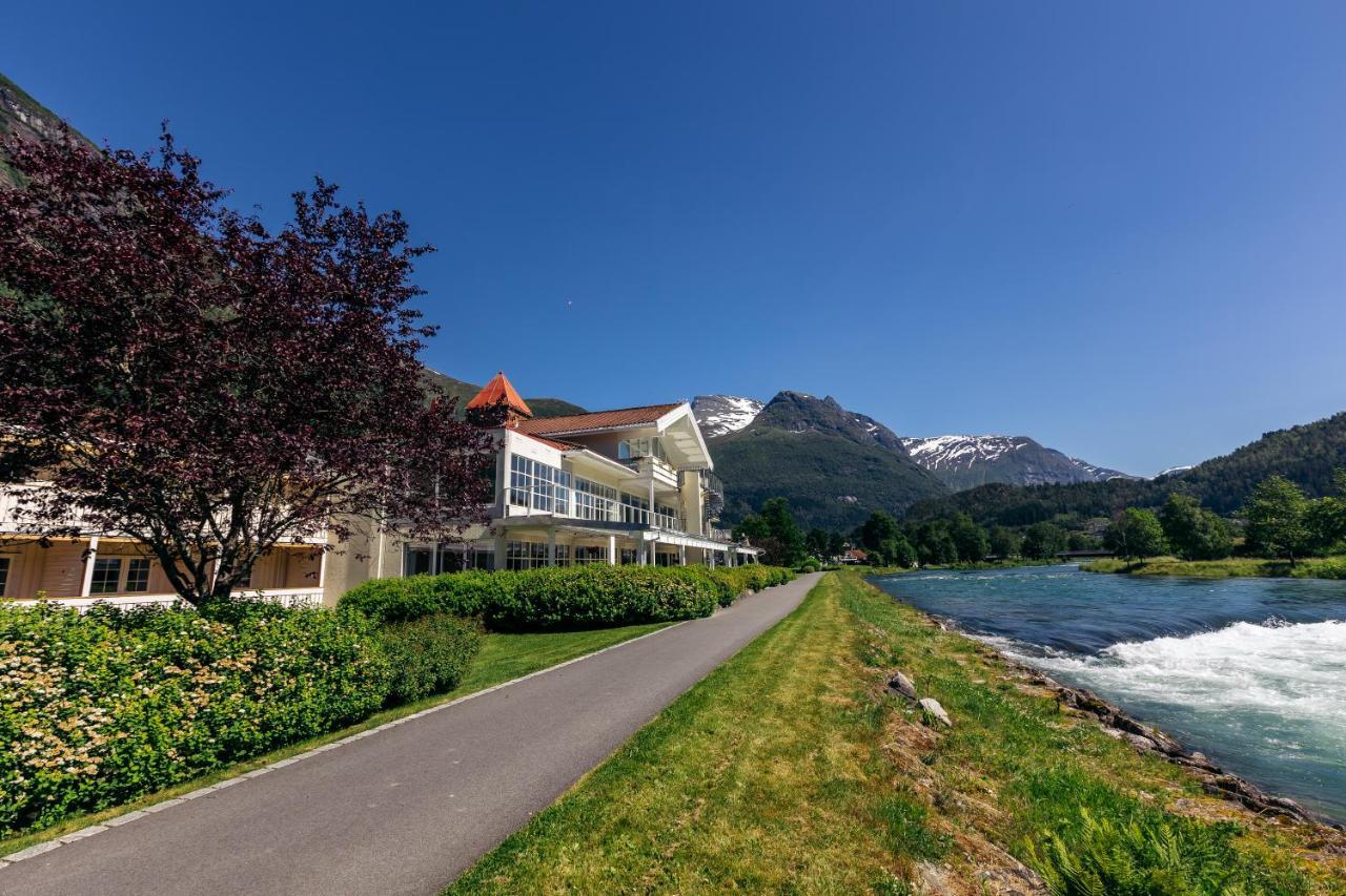 Hotel Loenfjord Loen Buitenkant foto
