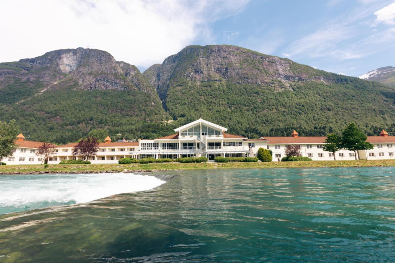 Hotel Loenfjord Loen Buitenkant foto