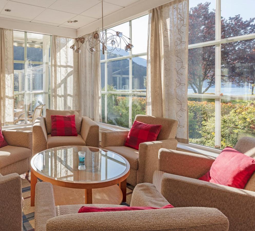 Hotel Loenfjord Loen Buitenkant foto