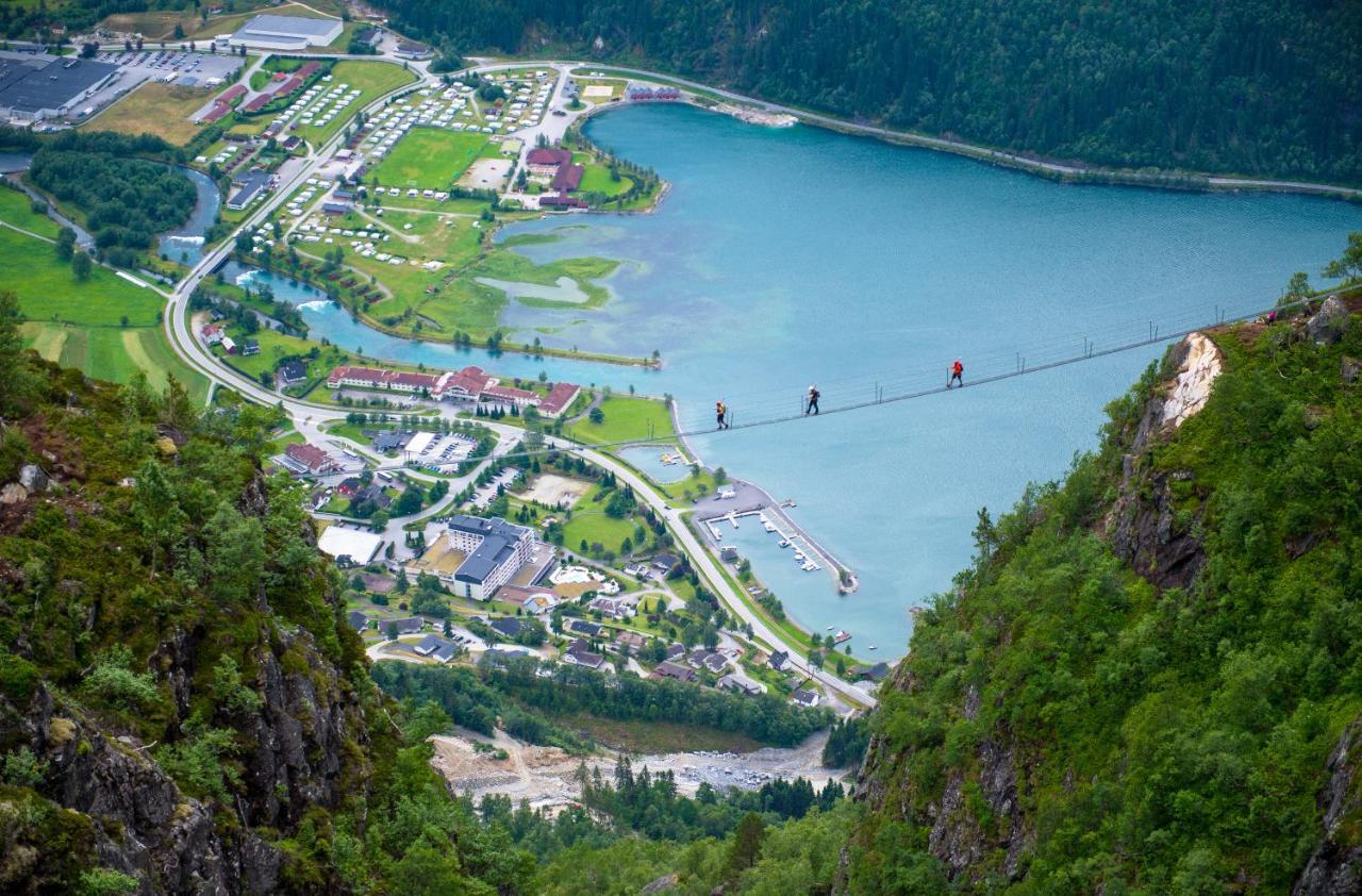 Hotel Loenfjord Loen Buitenkant foto