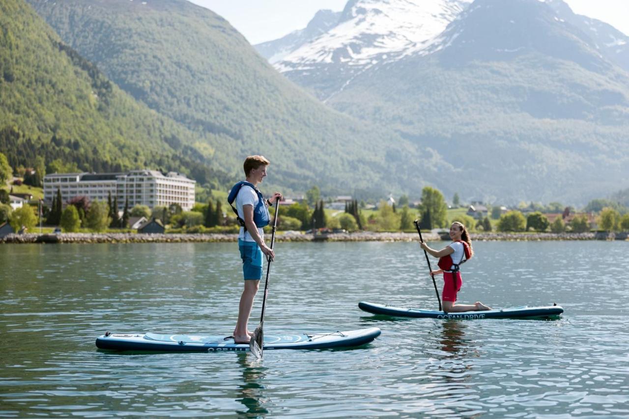 Hotel Loenfjord Loen Buitenkant foto