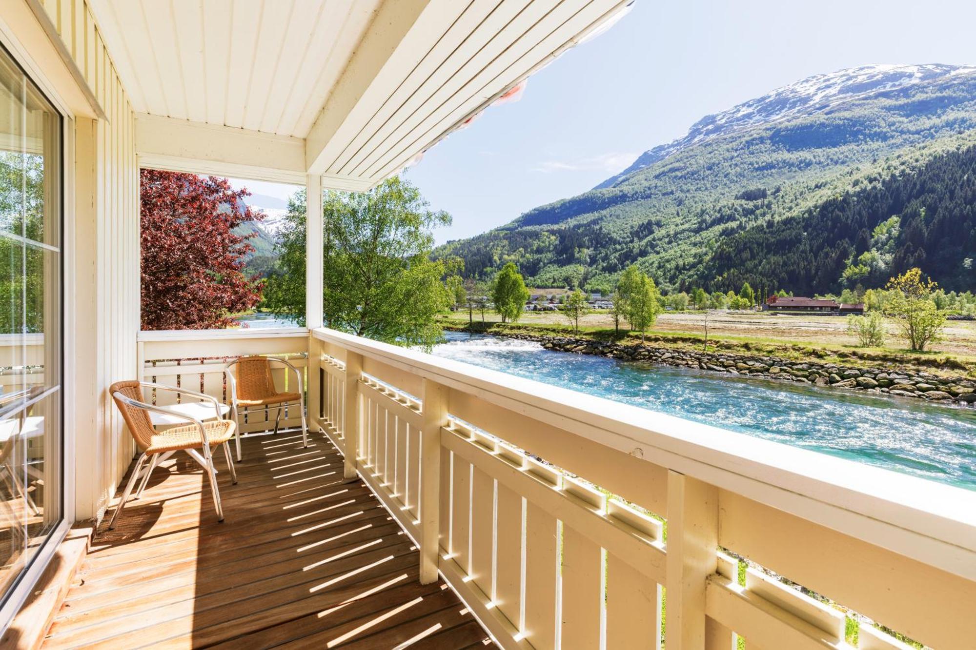 Hotel Loenfjord Loen Buitenkant foto