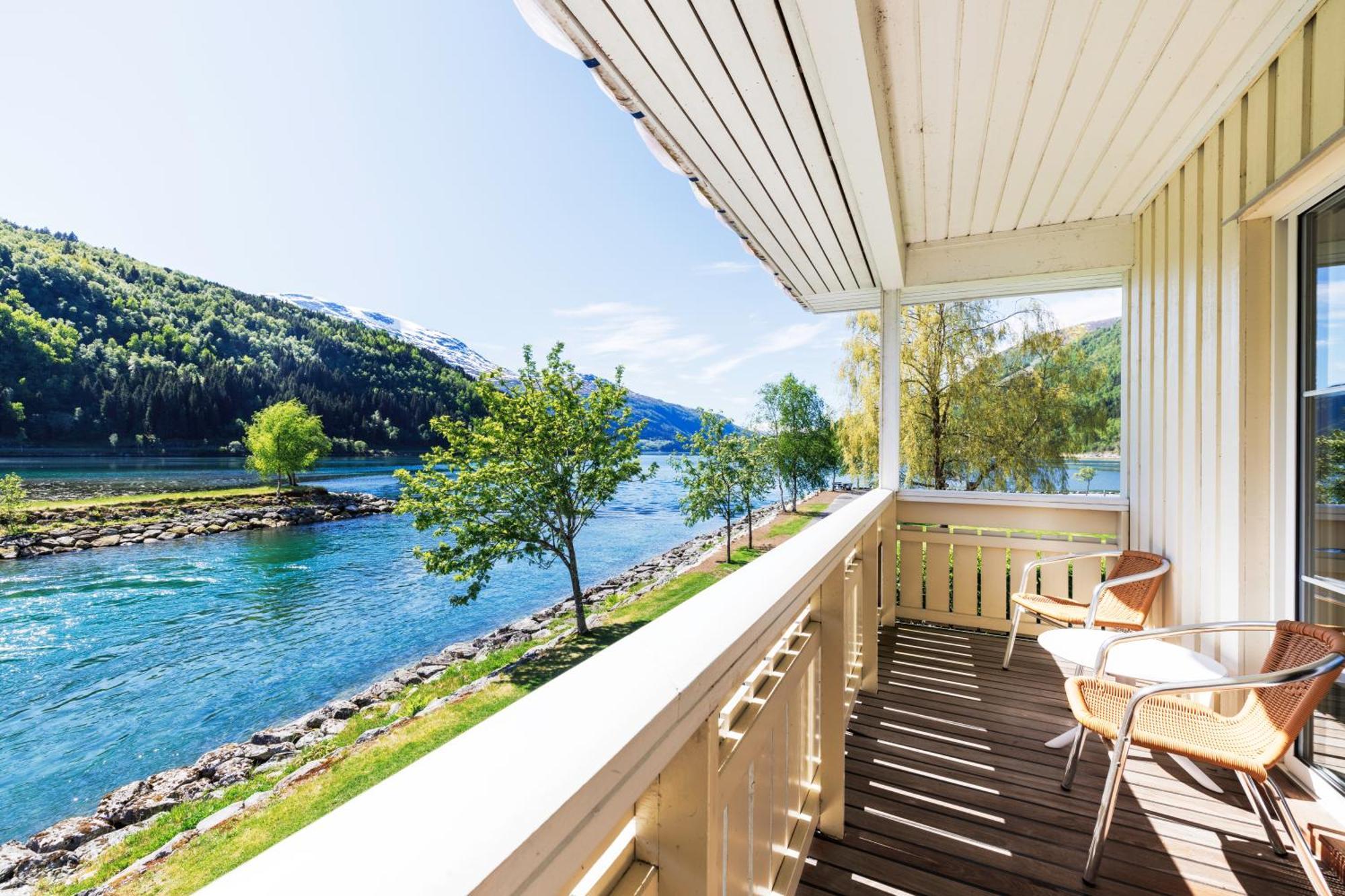 Hotel Loenfjord Loen Buitenkant foto